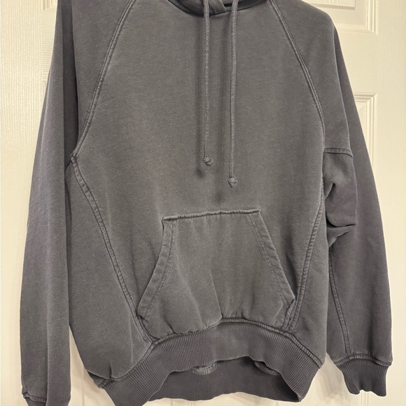 New - Madewell Terry Relaxed Raglan-Sleeve Sweatshirt. - Picture 8 of 10